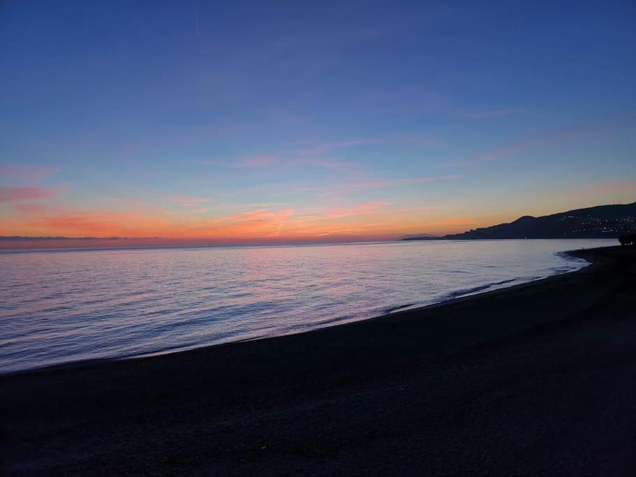 Apartmán Atico Fresco Y Luminoso Con Aparcamiento Privado Nerja Exteriér fotografie