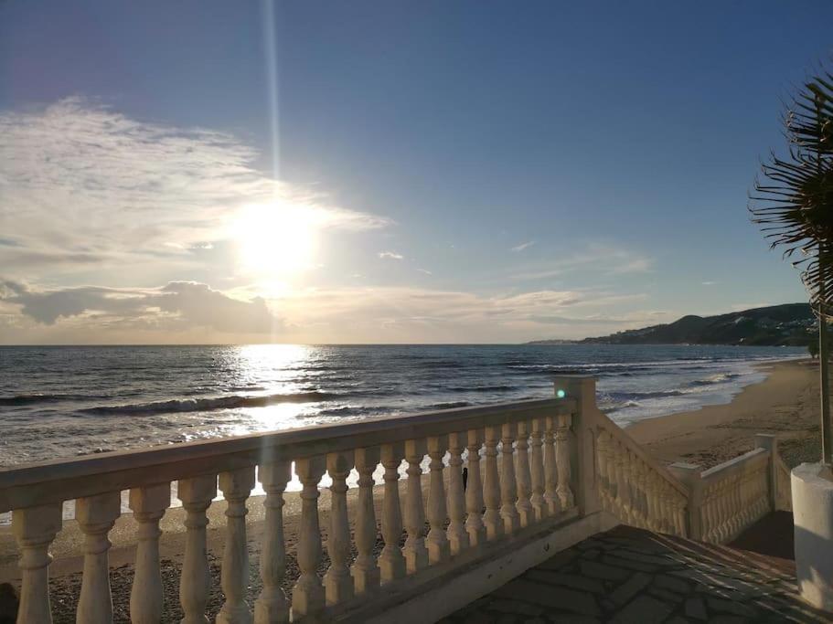 Apartmán Atico Fresco Y Luminoso Con Aparcamiento Privado Nerja Exteriér fotografie